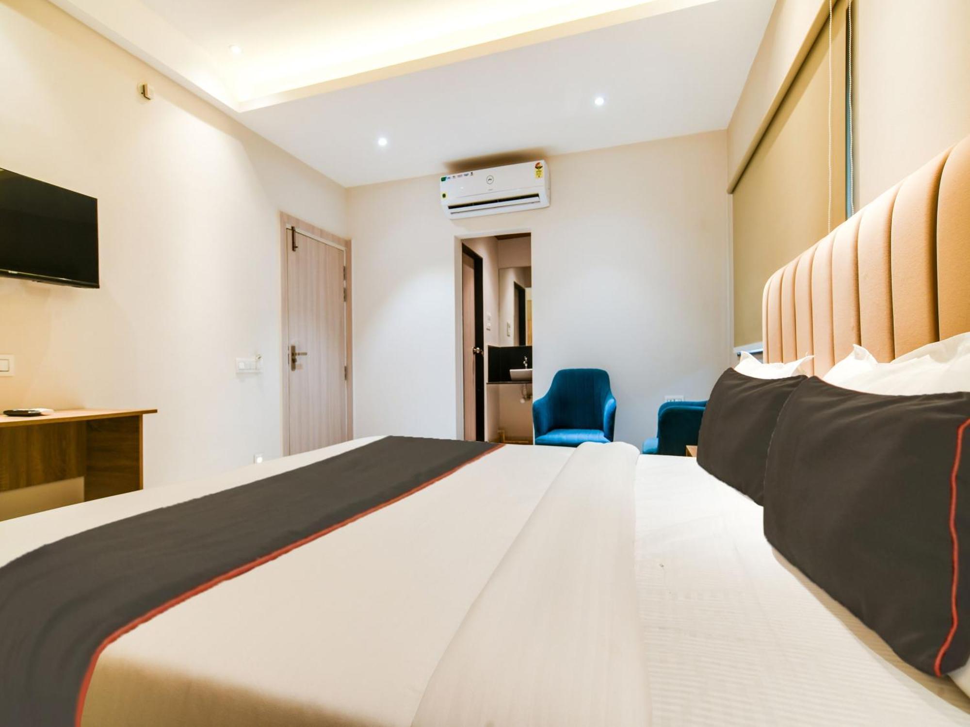 Collection O Hotel Mint Indaur Kültér fotó